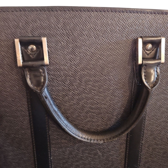 Louis Vuitton Black Tiaga Leather Unisex Briefcase - Picture 12 of 17